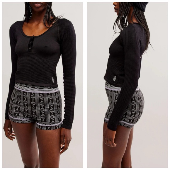 FREE PEOPLE MOVEMENT BAIL OUT LONG SLEEVE LAYER - Black - Picture 1 of 5